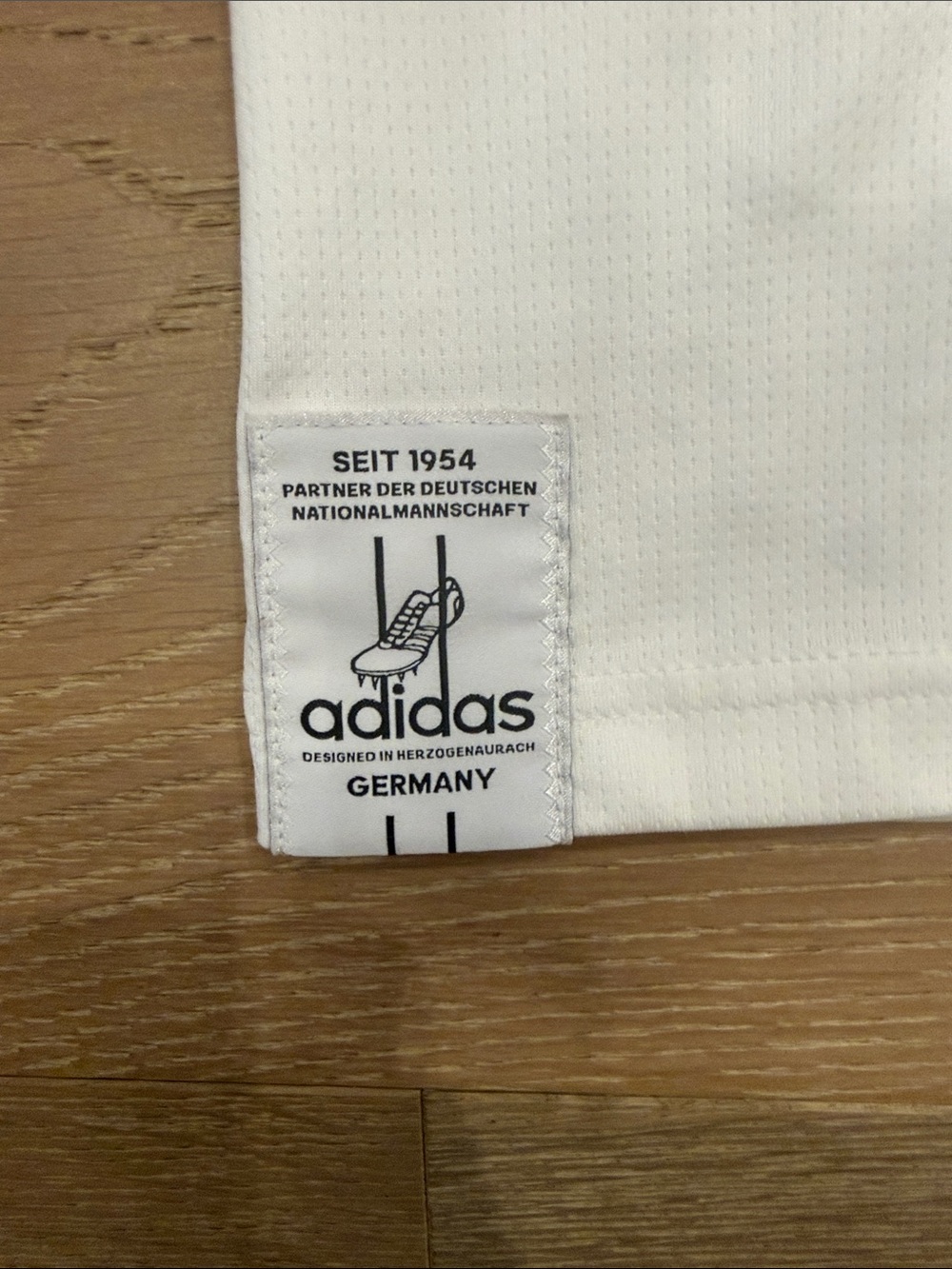 adidas Kids GERMANY 26 HOME WIRTZ
Soccer Jersey - Picture 4 of 8